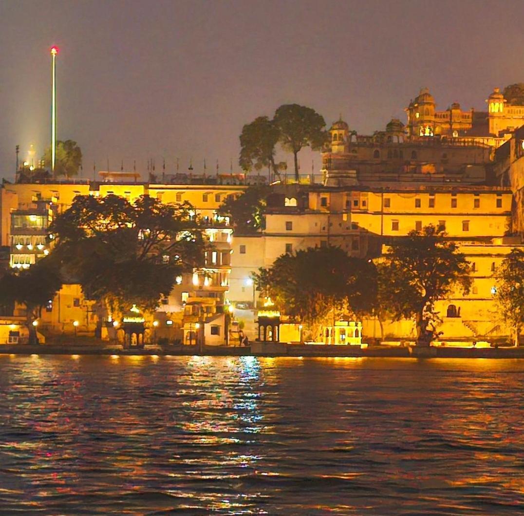 Paddy'S Loft The Lake View Hostel Udaipur Exterior photo