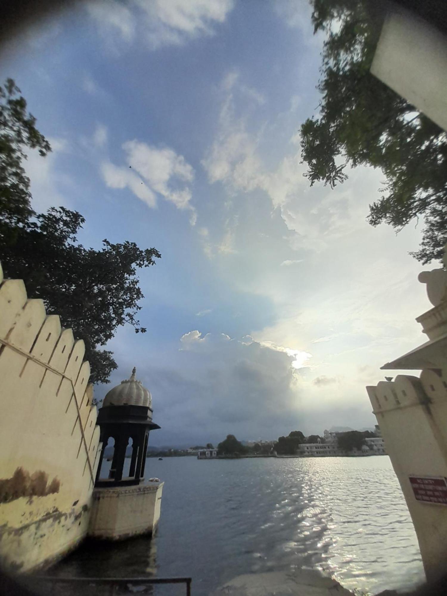Paddy'S Loft The Lake View Hostel Udaipur Exterior photo