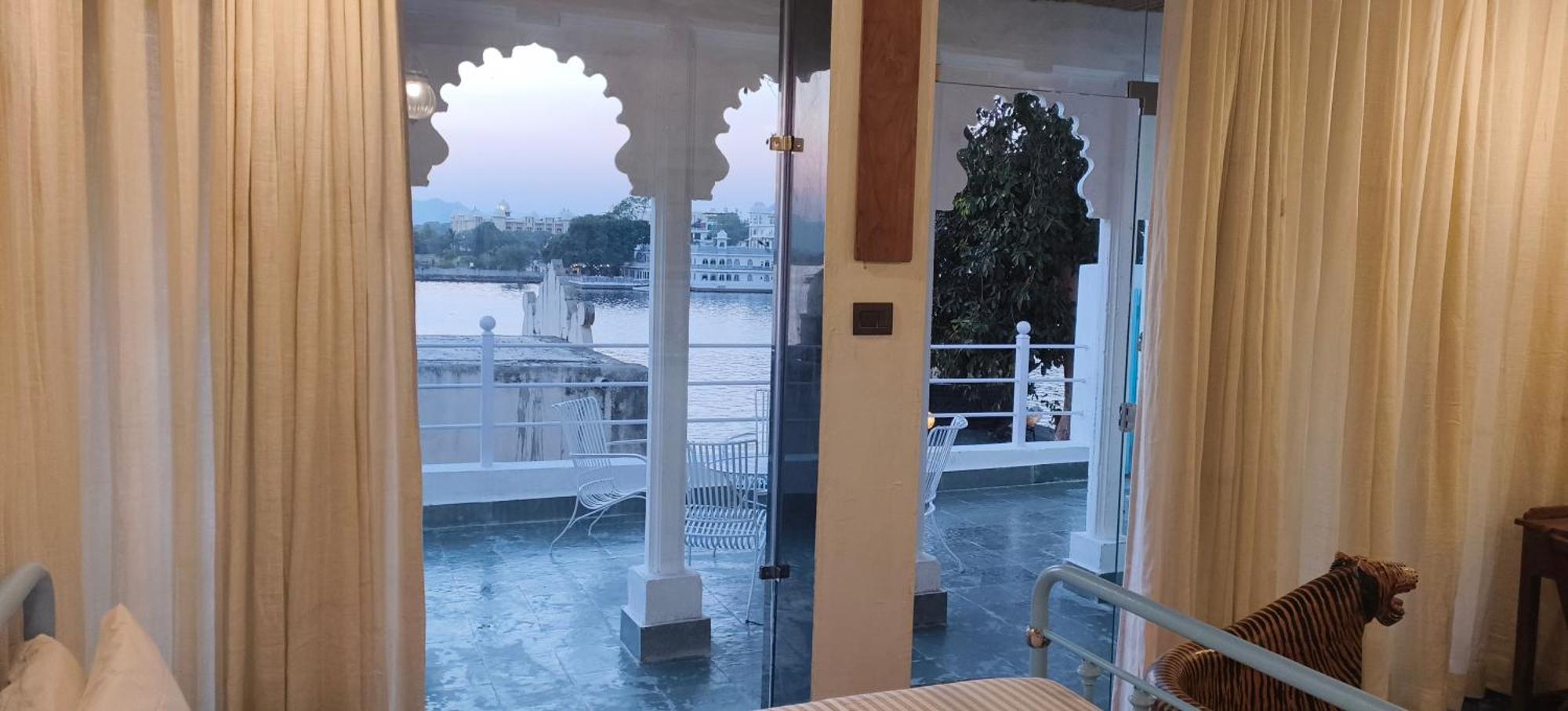 Paddy'S Loft The Lake View Hostel Udaipur Exterior photo