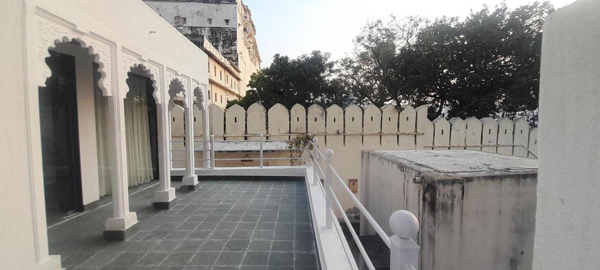 Paddy'S Loft The Lake View Hostel Udaipur Room photo